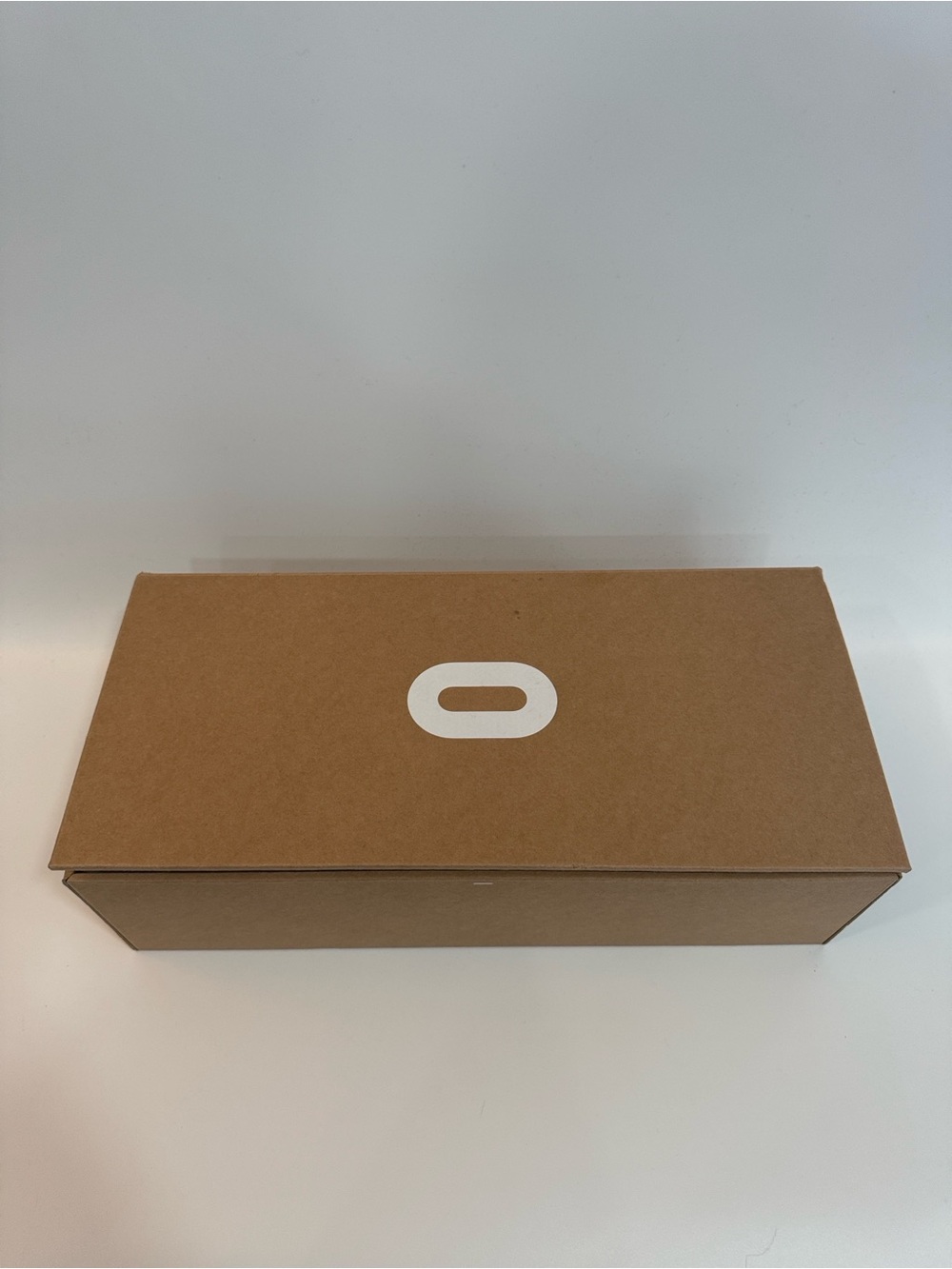 New Oculus Quest 2 128 GB VR Headset with Touch Controllers - White - Picture 2 of 13